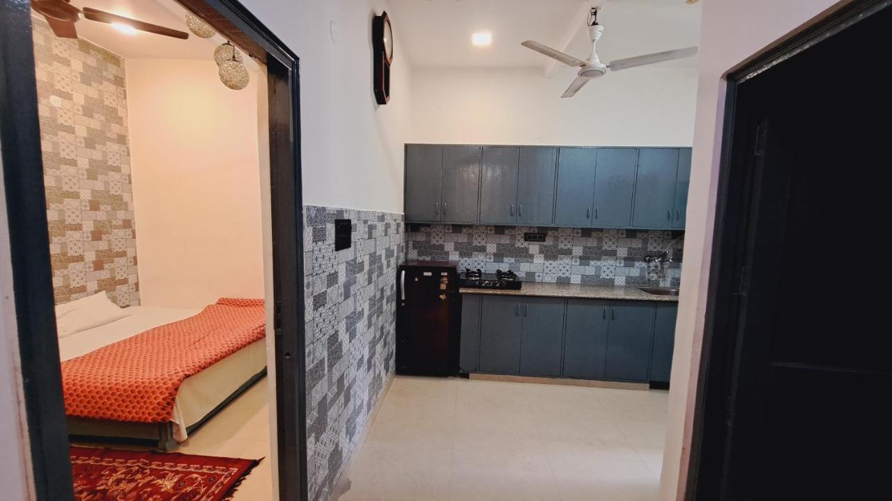 Sufi Khandar Home Stay Нью-Дели Экстерьер фото