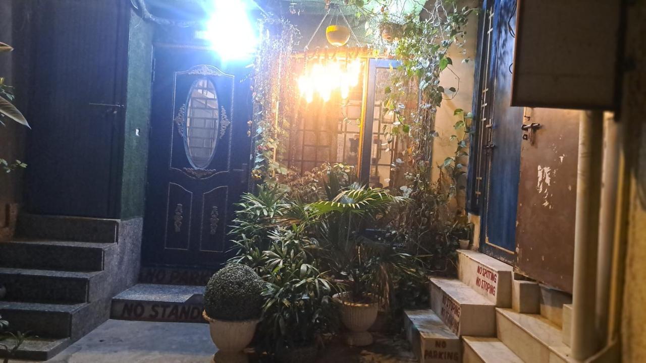 Sufi Khandar Home Stay Нью-Дели Экстерьер фото