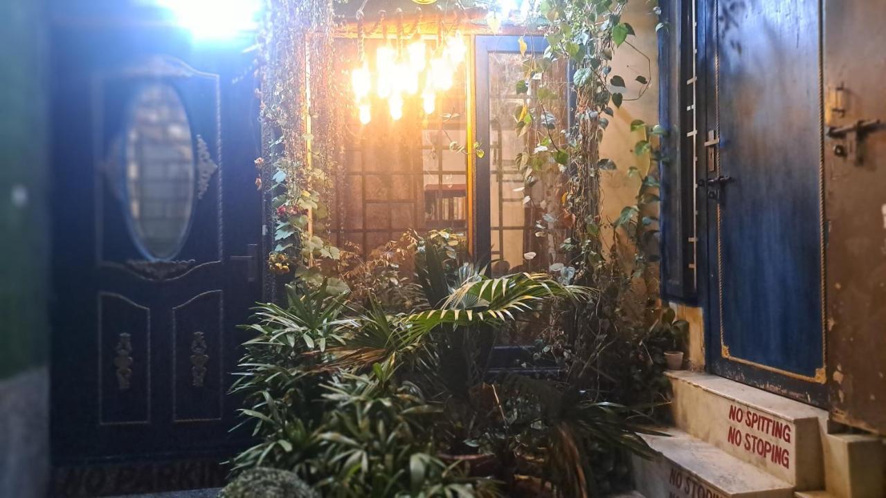Sufi Khandar Home Stay Нью-Дели Экстерьер фото